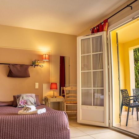 Logis Hotel Des Granges Arles Exterior photo