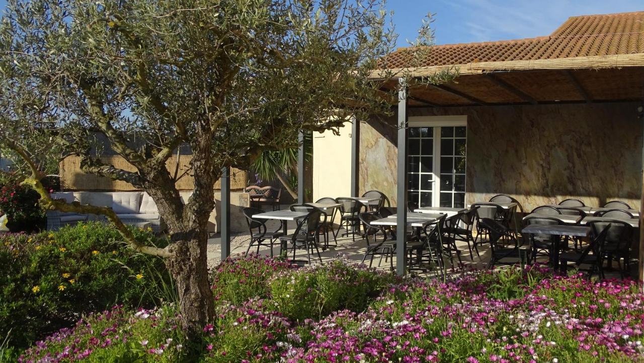 Logis Hotel Des Granges Arles Exterior photo