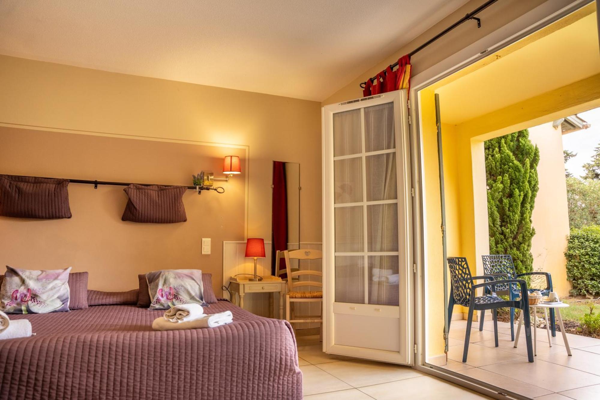 Logis Hotel Des Granges Arles Exterior photo