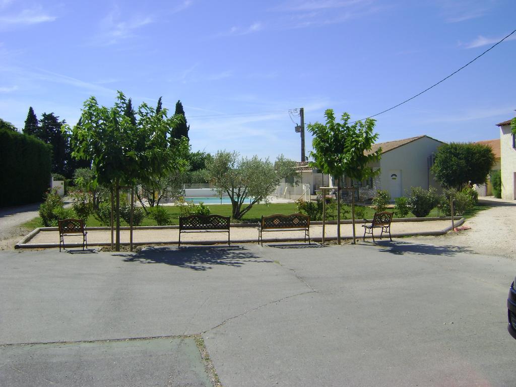 Logis Hotel Des Granges Arles Exterior photo